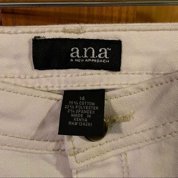 A.N.A A New Approach Women's Pants Flat Front Five Pockets‎ White Size 14 - Picture 4 of 5